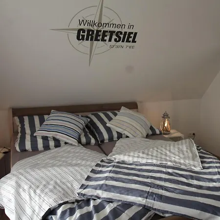 With 2 Bedrooms *